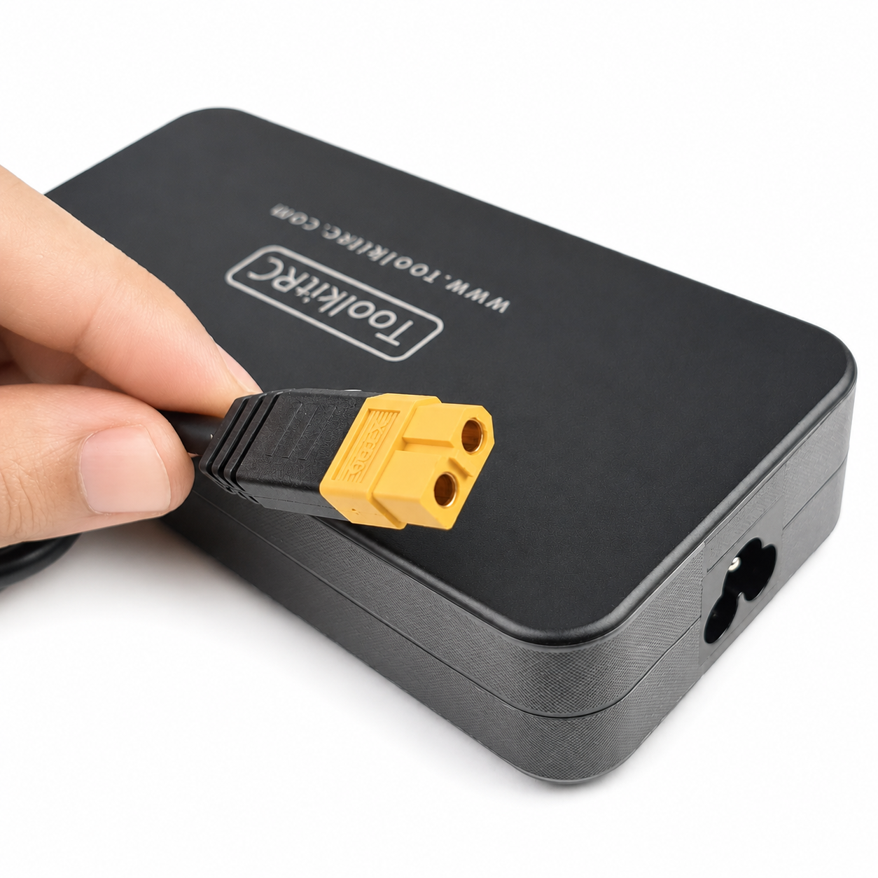 XT60 output connector on ToolkitRC ADP200 power supply